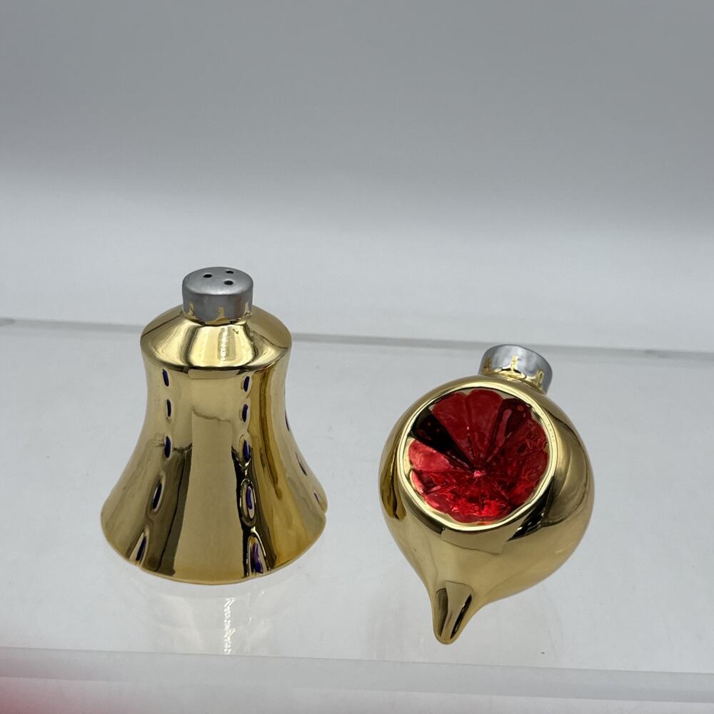 Vintage House of Lloyd Christmas Around The World Salt And Pepper Shaker Set
